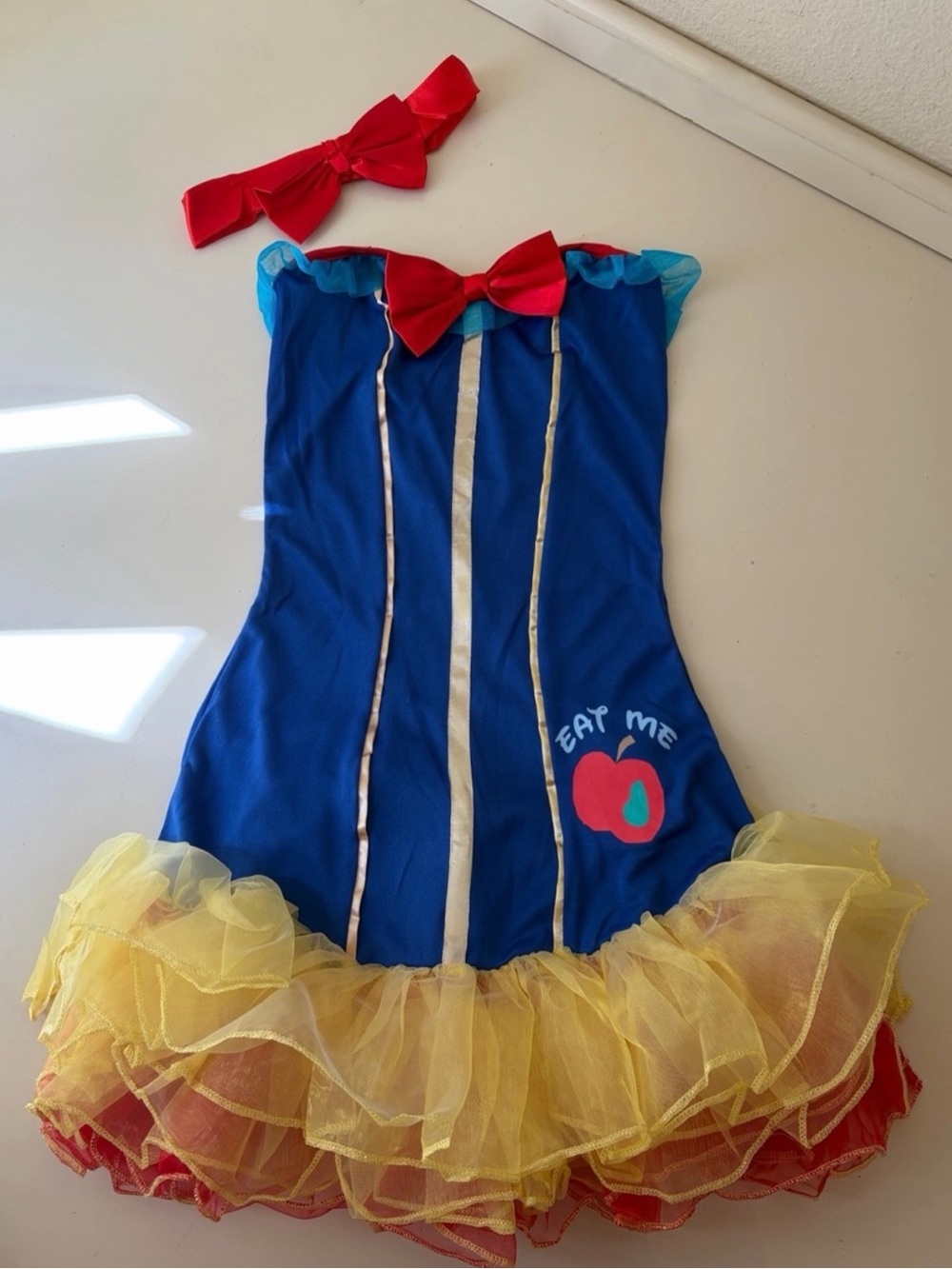 Vintage 2000s Snow White Halloween Costume